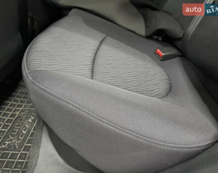 Сірий Хендай Акцент, об'ємом двигуна 1.59 л та пробігом 111 тис. км за 10500 $, фото 18 на Automoto.ua