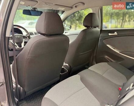 Сірий Хендай Акцент, об'ємом двигуна 1.4 л та пробігом 93 тис. км за 9990 $, фото 23 на Automoto.ua