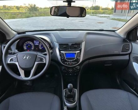 Хендай Акцент 2013 у Києві на Automoto.ua Сірий Хендай Акцент, об'ємом двигуна 1.4 л та пробігом 105 тис. км за 7999 $, фото 25 на Automoto.ua