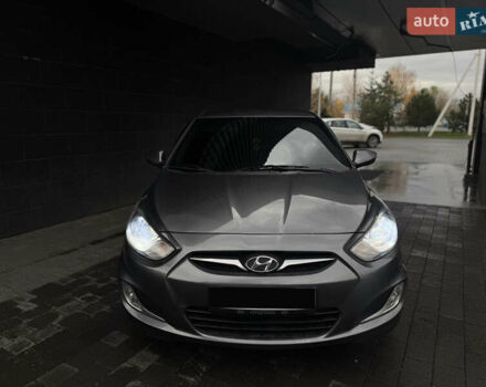 Серый Хендай Акцент, объемом двигателя 1.4 л и пробегом 84 тыс. км за 7800 $, фото 1 на Automoto.ua