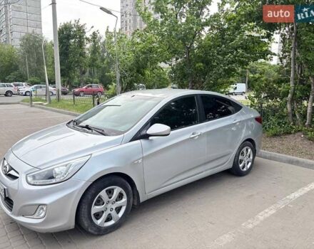 Хендай Акцент 2013 в Киеве на Automoto.ua Серый Хендай Акцент, объемом двигателя 1.4 л и пробегом 104 тыс. км за 7900 $, фото 4 на Automoto.ua