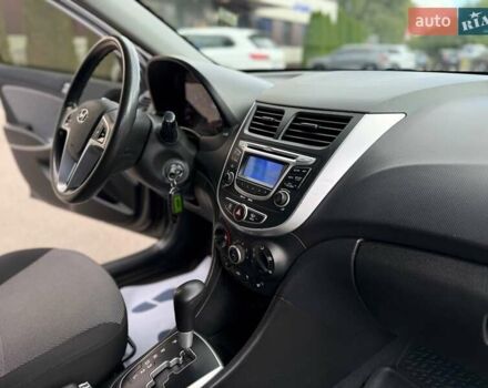 Сірий Хендай Акцент, об'ємом двигуна 1.4 л та пробігом 93 тис. км за 9990 $, фото 25 на Automoto.ua