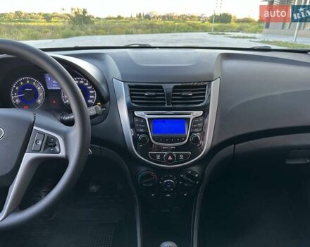 Хендай Акцент 2013 у Києві на Automoto.ua Сірий Хендай Акцент, об'ємом двигуна 1.4 л та пробігом 105 тис. км за 7999 $, фото 27 на Automoto.ua