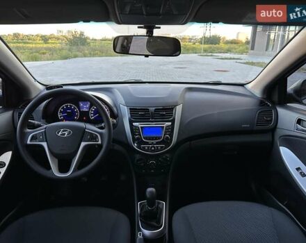 Хендай Акцент 2013 у Києві на Automoto.ua Сірий Хендай Акцент, об'ємом двигуна 1.4 л та пробігом 105 тис. км за 7999 $, фото 22 на Automoto.ua