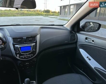 Хендай Акцент 2013 у Києві на Automoto.ua Сірий Хендай Акцент, об'ємом двигуна 1.4 л та пробігом 105 тис. км за 7999 $, фото 24 на Automoto.ua