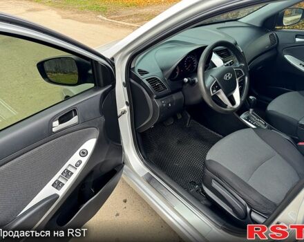 Серый Хендай Акцент, объемом двигателя 1.4 л и пробегом 175 тыс. км за 8000 $, фото 9 на Automoto.ua