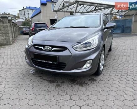 Сірий Хендай Акцент, об'ємом двигуна 1.4 л та пробігом 76 тис. км за 8599 $, фото 20 на Automoto.ua