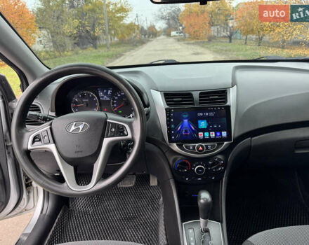 Серый Хендай Акцент, объемом двигателя 1.4 л и пробегом 175 тыс. км за 8000 $, фото 9 на Automoto.ua