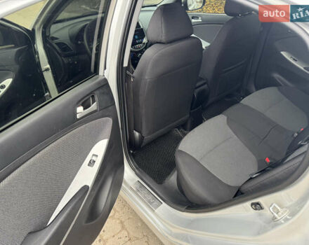 Серый Хендай Акцент, объемом двигателя 1.4 л и пробегом 175 тыс. км за 8000 $, фото 10 на Automoto.ua