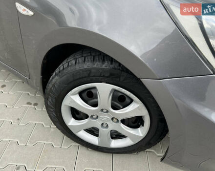 Серый Хендай Акцент, объемом двигателя 1.4 л и пробегом 155 тыс. км за 8150 $, фото 6 на Automoto.ua