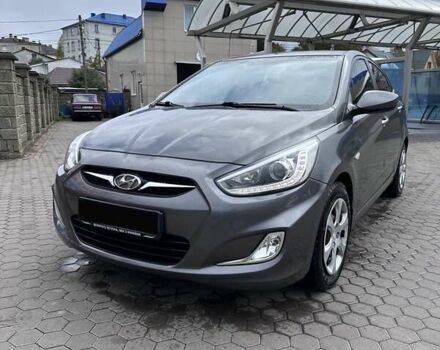 Сірий Хендай Акцент, об'ємом двигуна 1.4 л та пробігом 76 тис. км за 8599 $, фото 12 на Automoto.ua