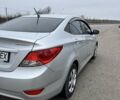 Серый Хендай Акцент, объемом двигателя 1.4 л и пробегом 160 тыс. км за 7800 $, фото 5 на Automoto.ua