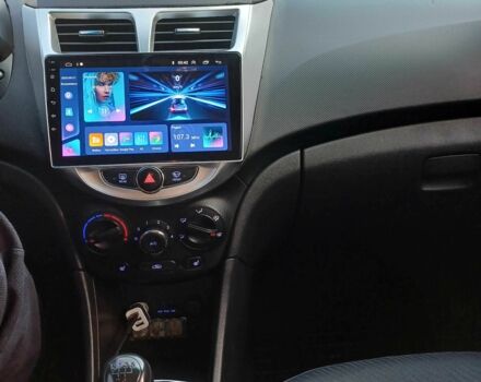 Серый Хендай Акцент, объемом двигателя 1.4 л и пробегом 213 тыс. км за 6600 $, фото 4 на Automoto.ua