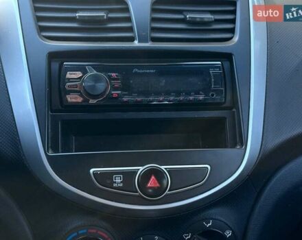 Хендай Акцент 2014 в Киеве на Automoto.ua Серый Хендай Акцент, объемом двигателя 1.4 л и пробегом 255 тыс. км за 5990 $, фото 18 на Automoto.ua