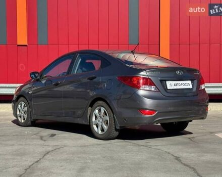 Хендай Акцент 2014 в Киеве на Automoto.ua Серый Хендай Акцент, объемом двигателя 1.4 л и пробегом 255 тыс. км за 5990 $, фото 4 на Automoto.ua