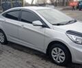 Серый Хендай Акцент, объемом двигателя 1.37 л и пробегом 122 тыс. км за 7900 $, фото 1 на Automoto.ua
