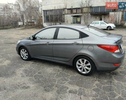Серый Хендай Акцент, объемом двигателя 1.37 л и пробегом 115 тыс. км за 9800 $, фото 5 на Automoto.ua