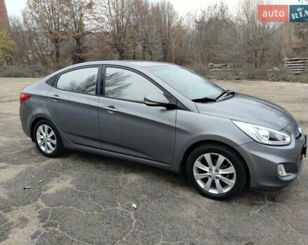 Серый Хендай Акцент, объемом двигателя 1.37 л и пробегом 115 тыс. км за 9800 $, фото 6 на Automoto.ua
