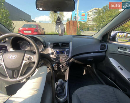 Серый Хендай Акцент, объемом двигателя 1.4 л и пробегом 159 тыс. км за 7500 $, фото 1 на Automoto.ua