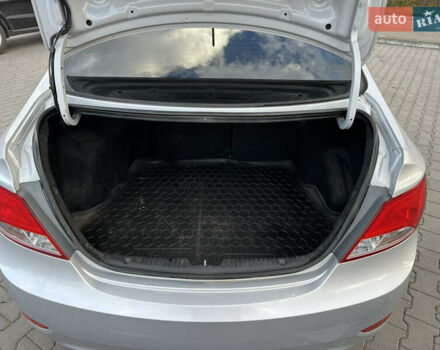 Сірий Хендай Акцент, об'ємом двигуна 1.6 л та пробігом 174 тис. км за 8500 $, фото 16 на Automoto.ua
