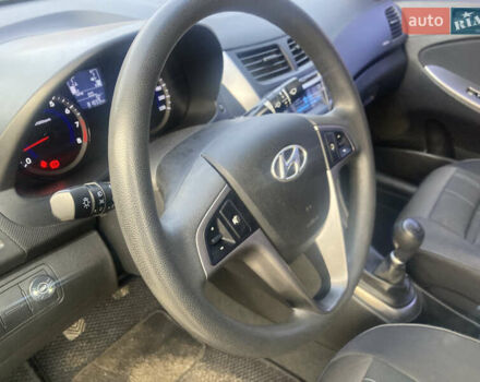 Сірий Хендай Акцент, об'ємом двигуна 1.4 л та пробігом 82 тис. км за 11000 $, фото 7 на Automoto.ua