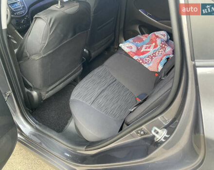 Сірий Хендай Акцент, об'ємом двигуна 1.4 л та пробігом 82 тис. км за 11000 $, фото 13 на Automoto.ua