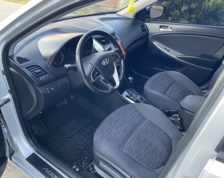 Серый Хендай Акцент, объемом двигателя 1.4 л и пробегом 86 тыс. км за 10950 $, фото 7 на Automoto.ua