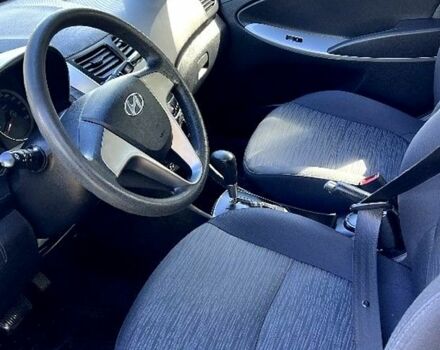 Сірий Хендай Акцент, об'ємом двигуна 1.4 л та пробігом 38 тис. км за 12500 $, фото 6 на Automoto.ua