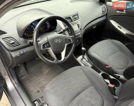 Сірий Хендай Акцент, об'ємом двигуна 1.4 л та пробігом 140 тис. км за 8200 $, фото 10 на Automoto.ua