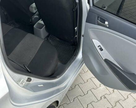 Сірий Хендай Акцент, об'ємом двигуна 1.6 л та пробігом 174 тис. км за 8500 $, фото 12 на Automoto.ua