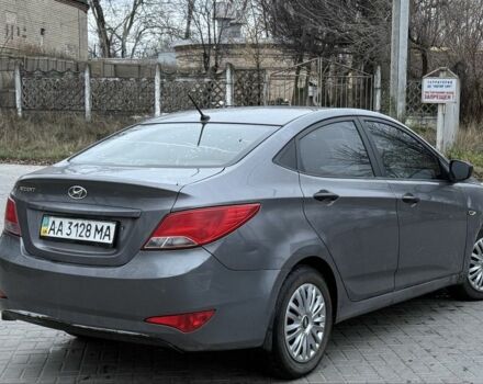 Серый Хендай Акцент, объемом двигателя 1.4 л и пробегом 170 тыс. км за 5700 $, фото 5 на Automoto.ua