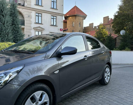 Сірий Хендай Акцент, об'ємом двигуна 1.4 л та пробігом 12 тис. км за 11999 $, фото 3 на Automoto.ua