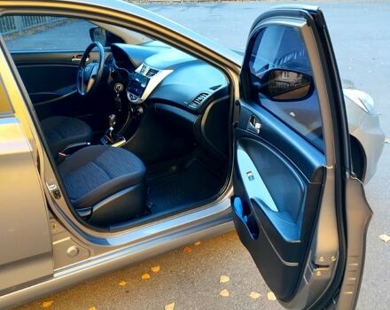 Серый Хендай Акцент, объемом двигателя 1.4 л и пробегом 60 тыс. км за 10000 $, фото 12 на Automoto.ua