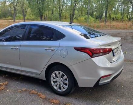 Серый Хендай Акцент, объемом двигателя 1.37 л и пробегом 75 тыс. км за 9700 $, фото 5 на Automoto.ua