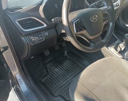 Серый Хендай Акцент, объемом двигателя 1.37 л и пробегом 36 тыс. км за 11500 $, фото 11 на Automoto.ua