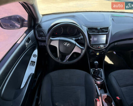 Серый Хендай Акцент, объемом двигателя 1.4 л и пробегом 214 тыс. км за 6950 $, фото 14 на Automoto.ua