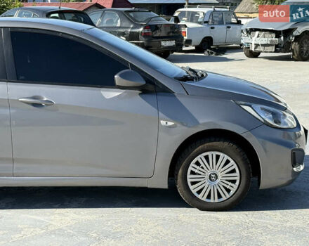 Серый Хендай Акцент, объемом двигателя 1.4 л и пробегом 214 тыс. км за 6950 $, фото 8 на Automoto.ua