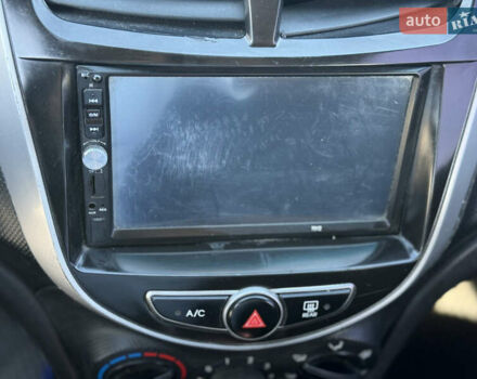 Серый Хендай Акцент, объемом двигателя 1.4 л и пробегом 214 тыс. км за 6950 $, фото 17 на Automoto.ua