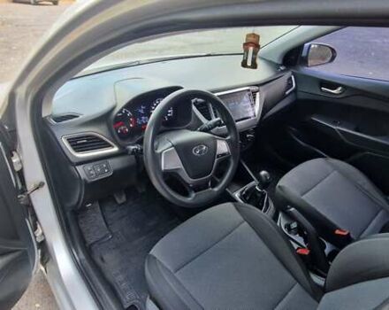 Серый Хендай Акцент, объемом двигателя 1.37 л и пробегом 75 тыс. км за 9700 $, фото 15 на Automoto.ua