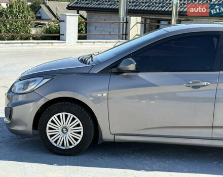 Серый Хендай Акцент, объемом двигателя 1.4 л и пробегом 214 тыс. км за 6950 $, фото 2 на Automoto.ua