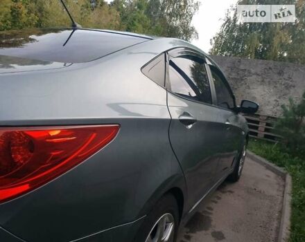 Сірий Хендай Акцент, об'ємом двигуна 1.37 л та пробігом 120 тис. км за 9500 $, фото 14 на Automoto.ua