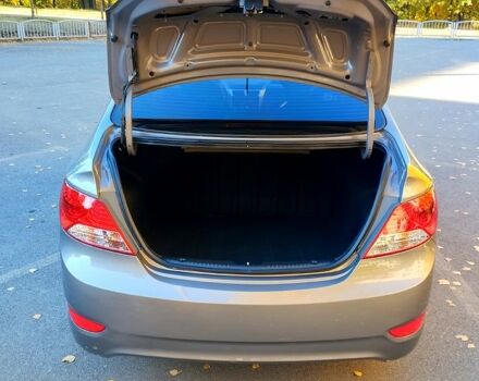 Серый Хендай Акцент, объемом двигателя 1.4 л и пробегом 60 тыс. км за 10000 $, фото 10 на Automoto.ua