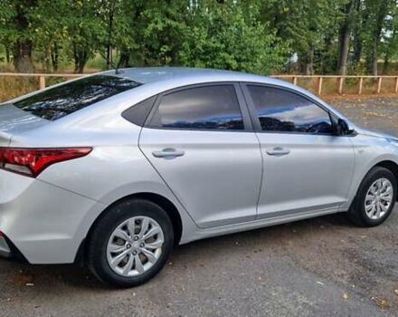 Серый Хендай Акцент, объемом двигателя 1.37 л и пробегом 75 тыс. км за 9700 $, фото 3 на Automoto.ua