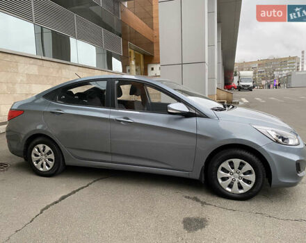 Сірий Хендай Акцент, об'ємом двигуна 1.37 л та пробігом 33 тис. км за 9800 $, фото 5 на Automoto.ua