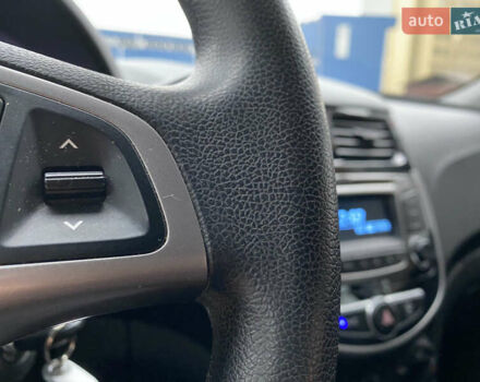 Сірий Хендай Акцент, об'ємом двигуна 1.37 л та пробігом 33 тис. км за 9800 $, фото 39 на Automoto.ua