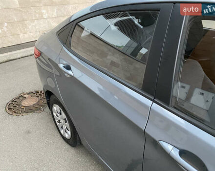 Сірий Хендай Акцент, об'ємом двигуна 1.37 л та пробігом 33 тис. км за 9800 $, фото 28 на Automoto.ua