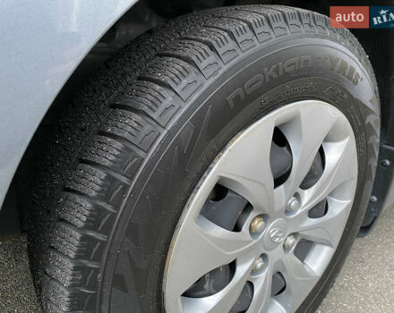 Сірий Хендай Акцент, об'ємом двигуна 1.37 л та пробігом 33 тис. км за 9800 $, фото 63 на Automoto.ua