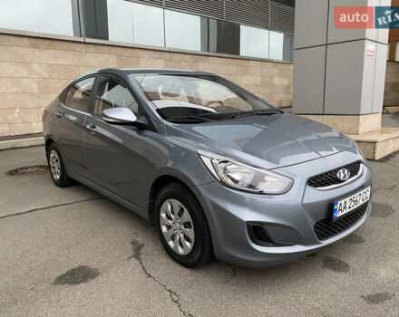Сірий Хендай Акцент, об'ємом двигуна 1.37 л та пробігом 33 тис. км за 9800 $, фото 4 на Automoto.ua