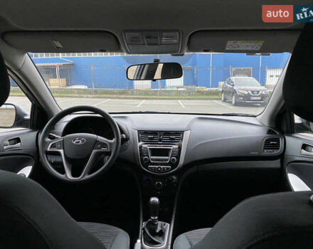 Сірий Хендай Акцент, об'ємом двигуна 1.37 л та пробігом 33 тис. км за 9800 $, фото 56 на Automoto.ua