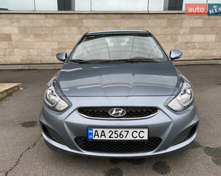 Сірий Хендай Акцент, об'ємом двигуна 1.37 л та пробігом 33 тис. км за 9800 $, фото 2 на Automoto.ua